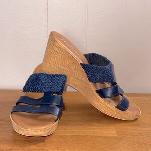 Italiana by Italian Shoemakers • Mandii Wedge Sandals